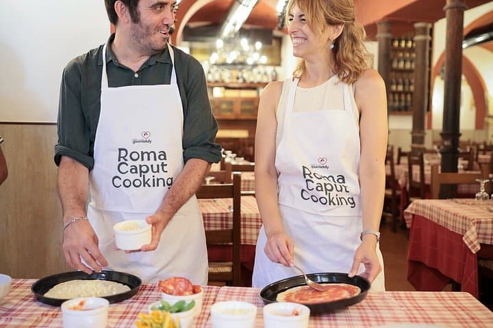 Knead, Walk and Taste Rome with Pizza Class in Trastevere — photo 1 of 28
