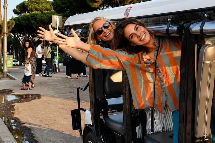 The Magic of Rome by Golf Cart Private Tour with Ice Cream — photo 1 of 7
