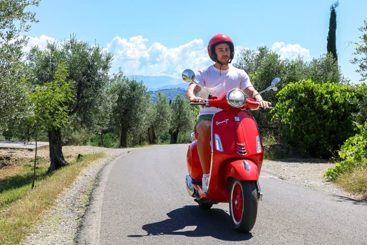 Chianti and Tuscany Hills Vespa Tour with Lunch and Wine Tasting — photo 1 of 35
