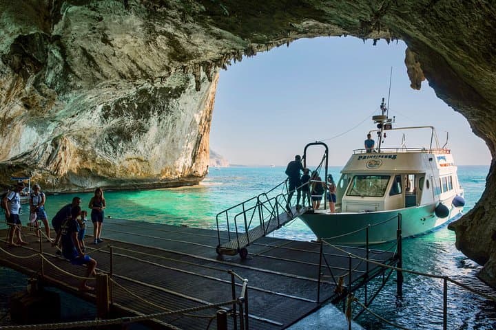 Cala Gonone: Boat trip to Bue Marino Cave — photo 1 of 8