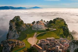 Caltabellotta Walking Tour & Cheesemaking Experience from Sciacca