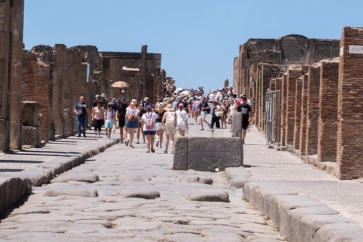 Rome Pompeii and Royal Palace of Caserta Guided Day Trip — photo 1 of 15