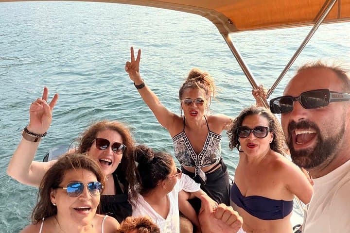 Lake Como Shared Boat Tour with Scenic Views — photo 1 of 7