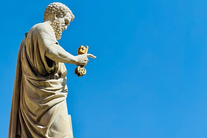 St Peter Square Basilica and Grottoes Group Guided Tour — photo 1 of 18