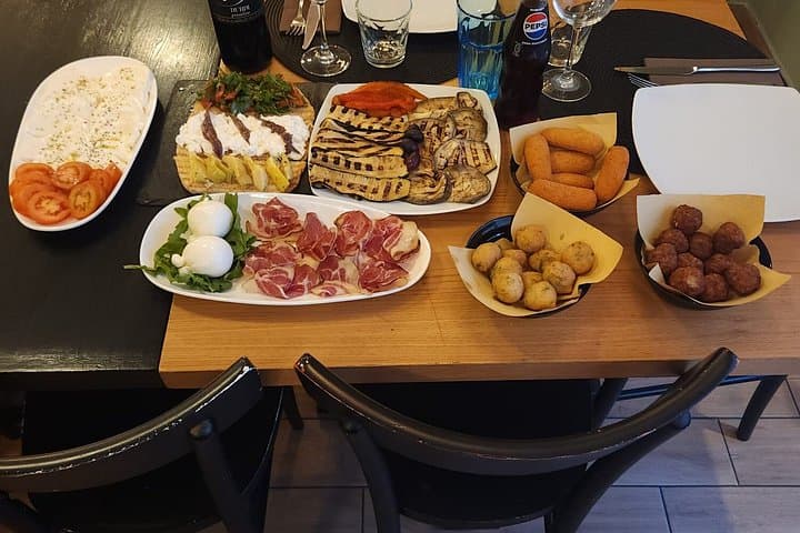 Salento Food Tasting Experience in Lecce with Wine — photo 1 of 18