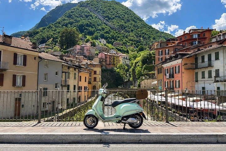Lake Como Vespa Rental — photo 1 of 10