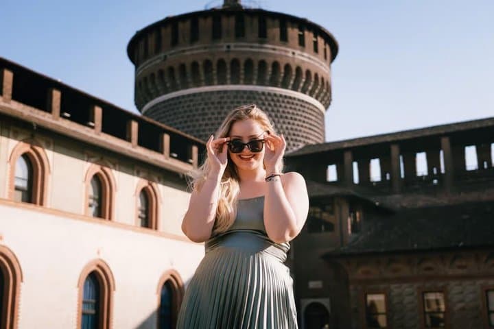 Professional Photoshoot Outside the Sforza Castle — photo 1 of 4