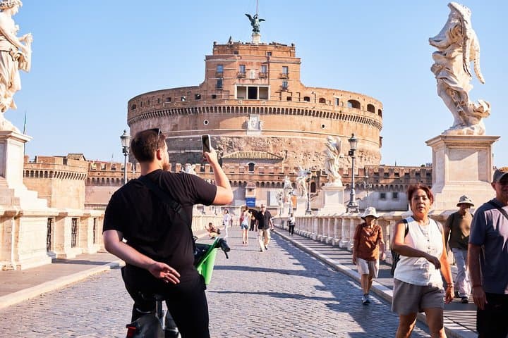 Castel Sant'Angelo Historic Walking Tour — photo 1 of 42