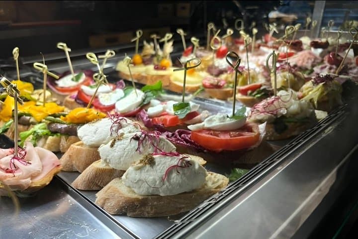 Venice Like a Local: Jewish Ghetto Food, Wine and Cicchetti — photo 1 of 9