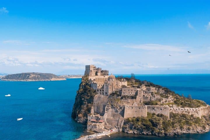 Ischia Discover the fascinating Sant'Angelo and Maronti — photo 1 of 19