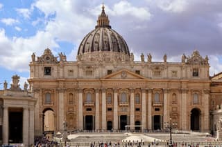 Papal Audience Experience in St. Peter's Square with Host