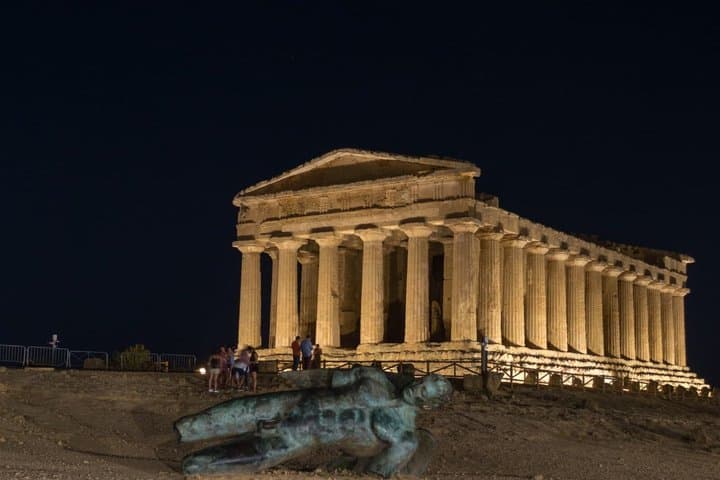 Valley of the Temples tour under the stars with ticket included — photo 1 of 5