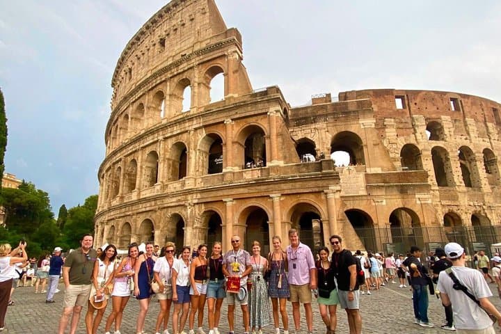 Colosseum, outside Forum & Trevi Fountain Group Tour — photo 1 of 18