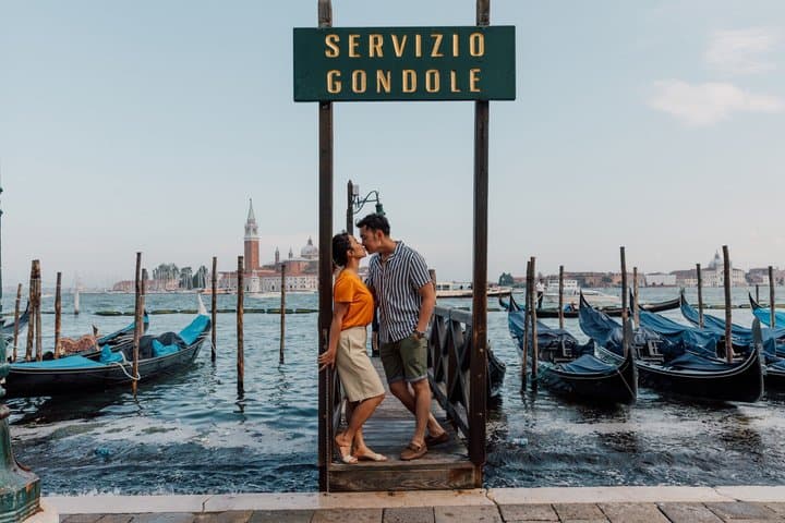 Iconic Landmarks Private Photoshoot in Venice — photo 1 of 44