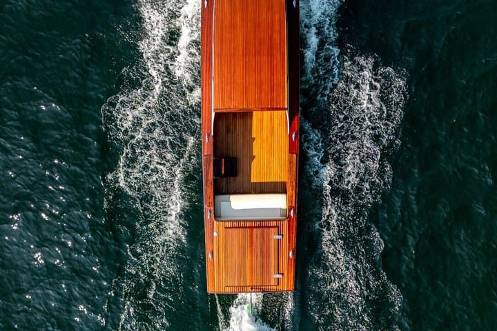 1 H Private Bout Tour on Wodden Venetian taxi Boat 7 pax — photo 1 of 11