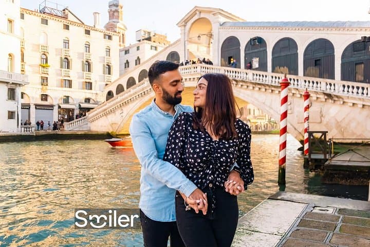 Venice: Professional Photoshoot at the Rialto Bridge — photo 1 of 7
