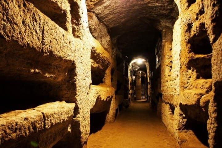 Underground Rome San Callisto Catacombs Guided Tour Experience — photo 1 of 10