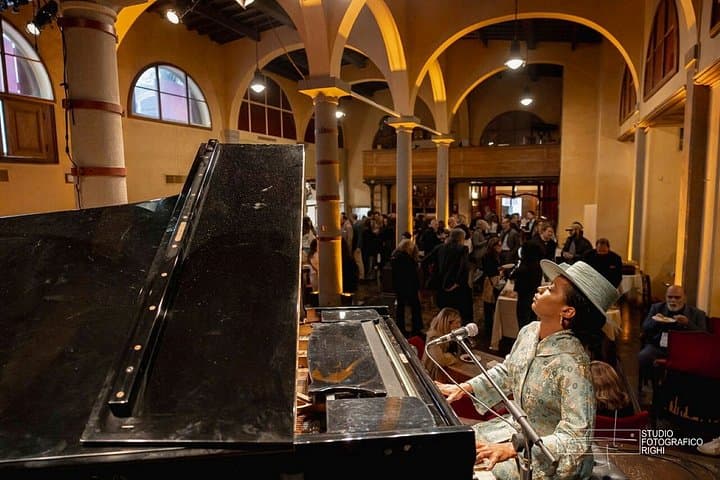 Dinner and Show at the Teatro del Sale in Florence — photo 1 of 20