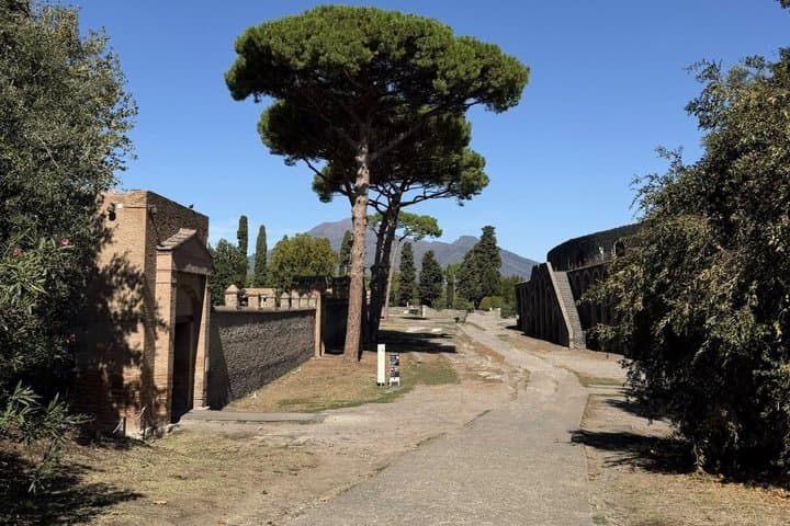 Pompeii for Kids Treasure Hunt — photo 1 of 10