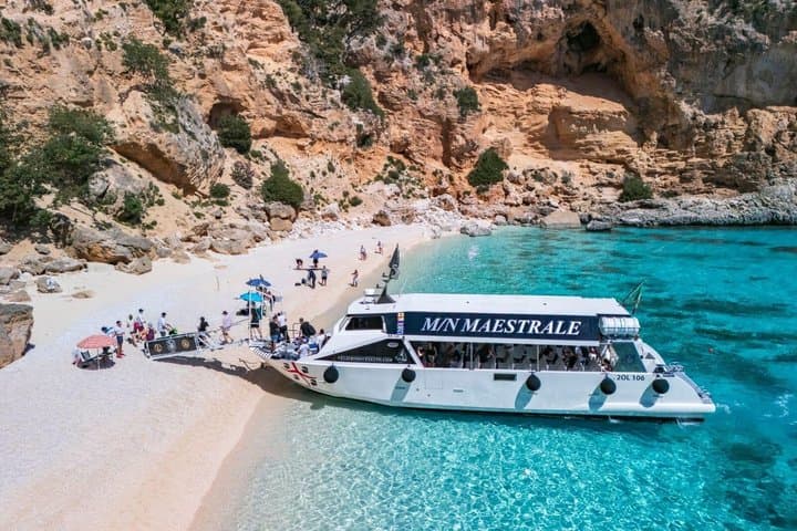 Boat Tour from Cala Gonone to Cala Luna — photo 1 of 8