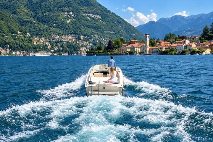 3 Hours Private Boat Tour Lake Como With Skipper and Prosecco — photo 1 of 7
