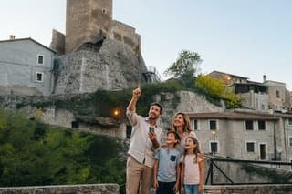 Self Guided Treasure Hunt Tour of Introdacqua