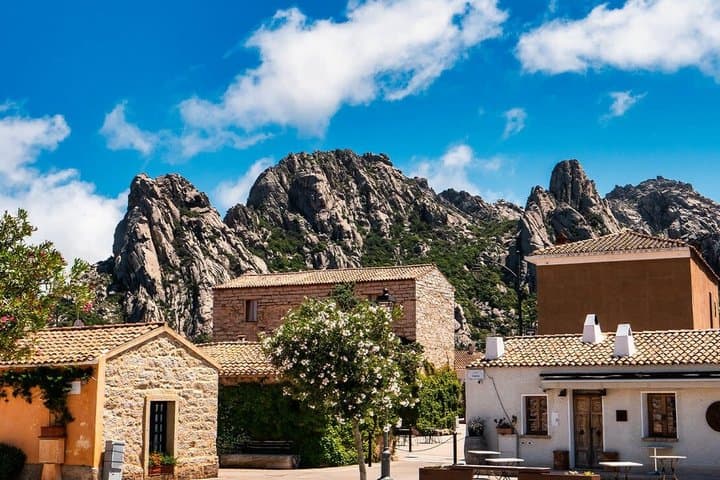 From Alghero: Guided Tour to Porto Cervo and San Pantaleo — photo 1 of 11