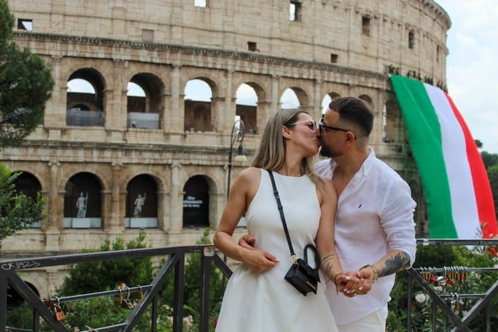 Private Rome Photo Shoot with Local Photographer — photo 1 of 10