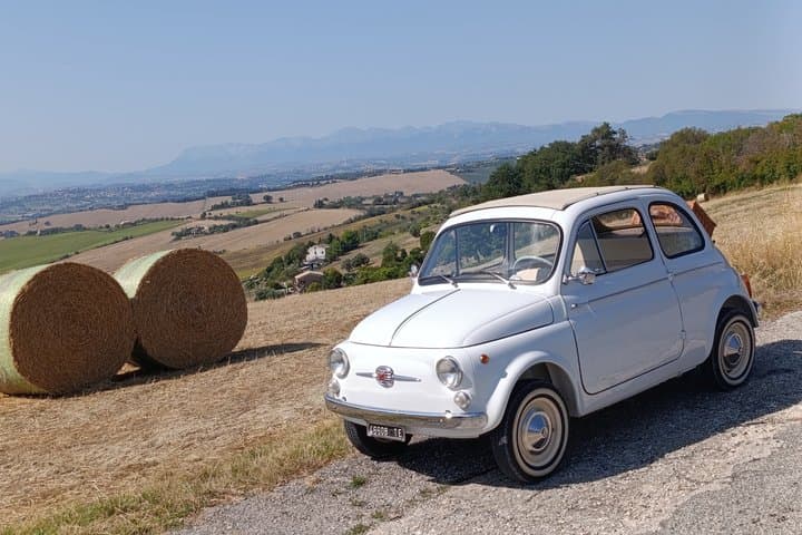 Guide A Fiat 500 Vintage through the Historic Villages of Maceratese. — photo 1 of 26