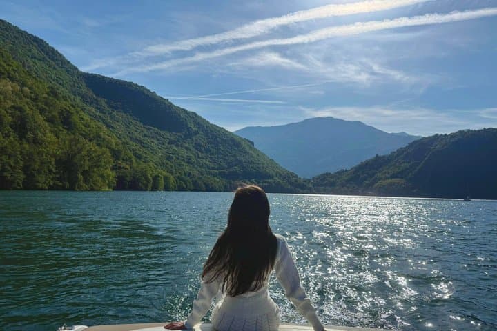 Lake Como Boat Tour. Live the Italian Dream on Lake Como — photo 1 of 18