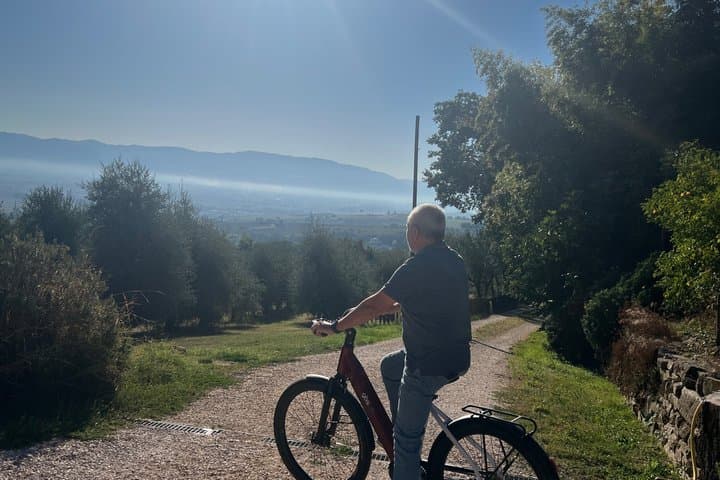 Cannara (PG) E-Bike Rental — photo 1 of 7