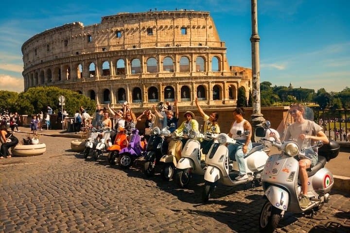 Dolce Vita Vespa Tour — photo 1 of 14