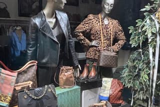 Private Bologna Tailored Shopping Tour with Fashion Expert