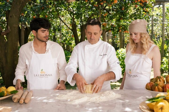 Cook and Eat in a Citrus Grove in Sorrento — photo 1 of 11