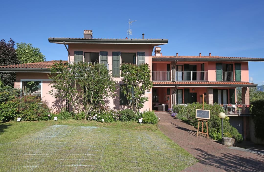 La Romantica Pool and Garden House — photo 1 of 84