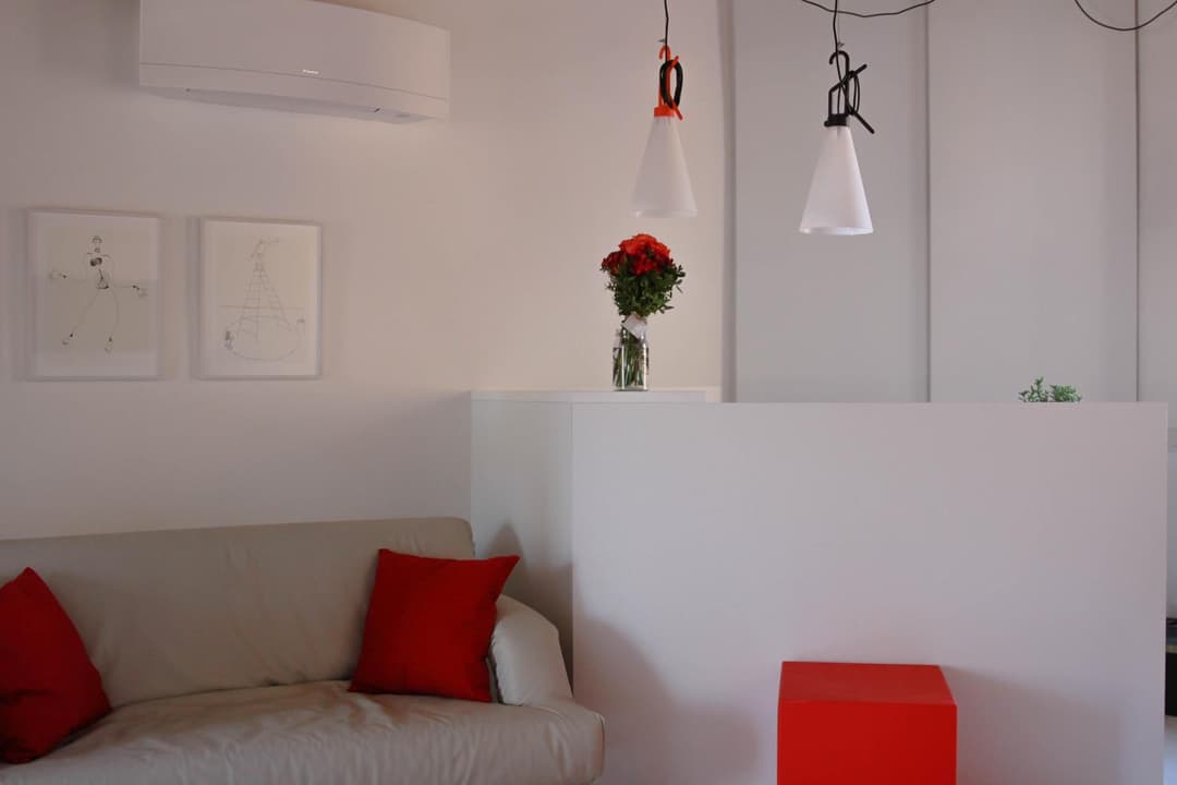 Design apartment Porta Venezia — photo 1 of 28