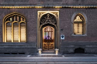 Babila Hostel & Bar