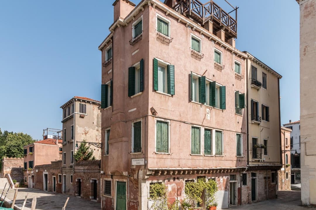 7 WINDOWS ON VENICE by LionHost — photo 1 of 1