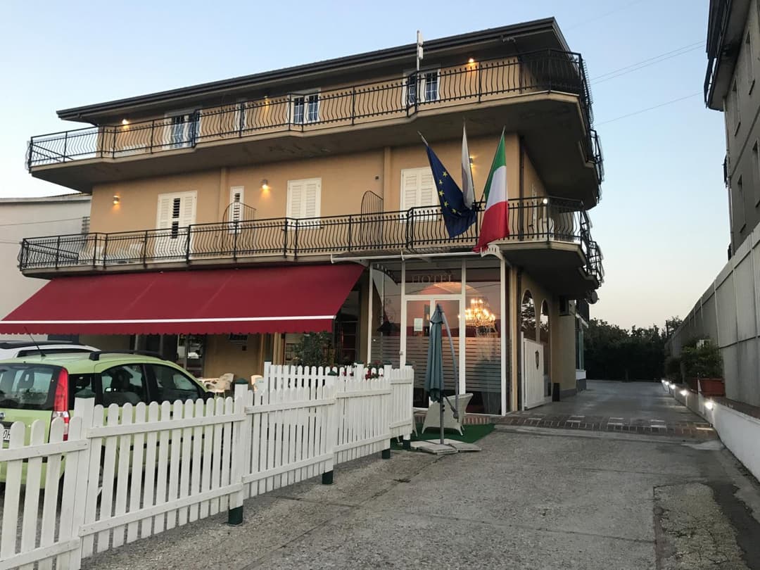 Hotel Ascot — photo 1 of 1