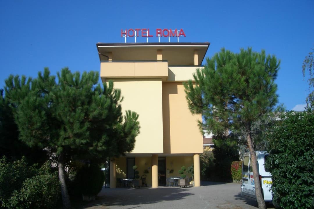 Hotel Roma — photo 1 of 30