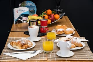 Napoliamo Guest House