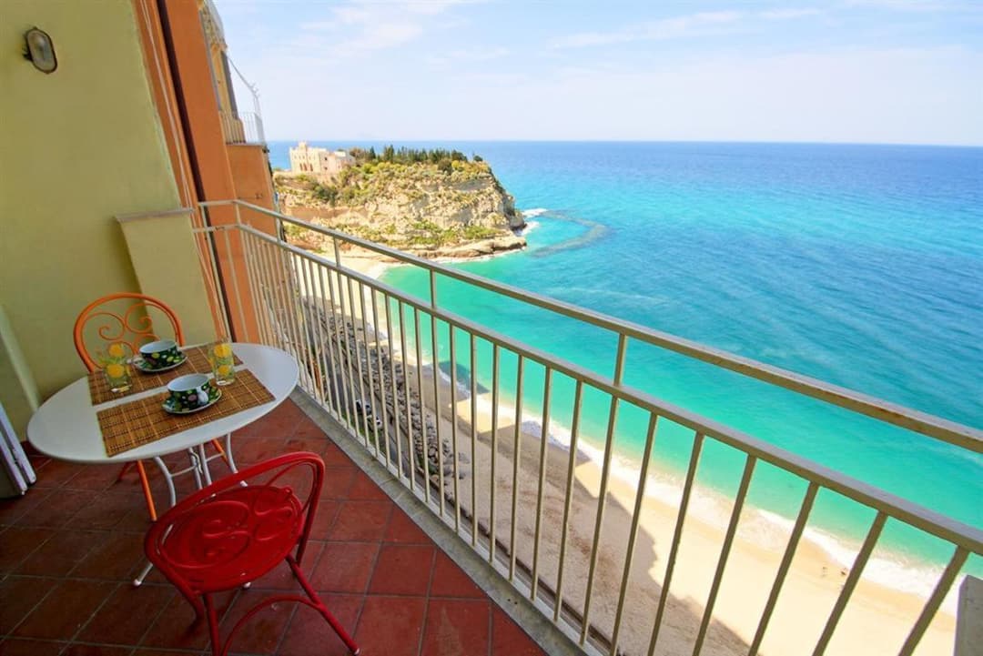 Isola Bella Sea-view Apartment — photo 1 of 1