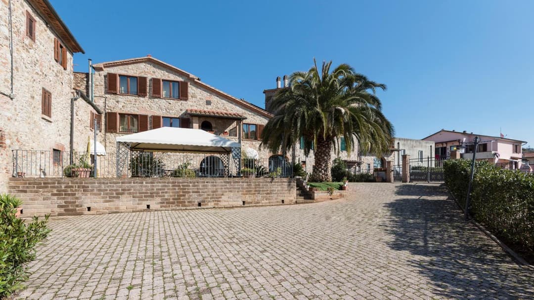 Borgo e Castello — photo 1 of 1