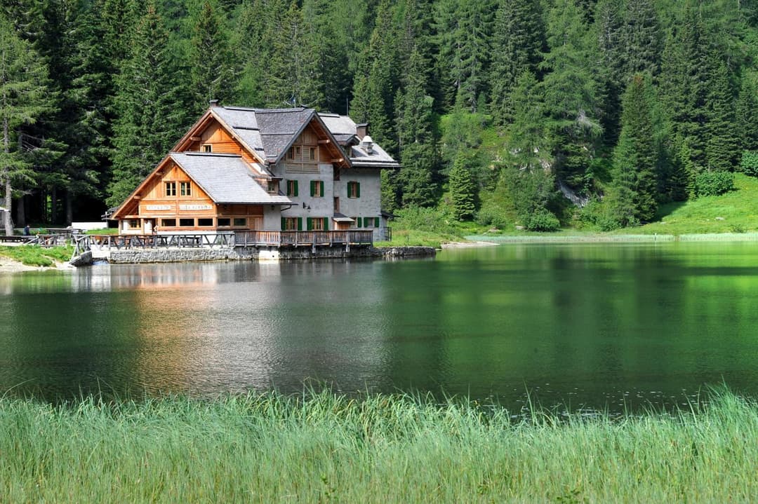 Rifugio Lago Nambino — photo 1 of 1