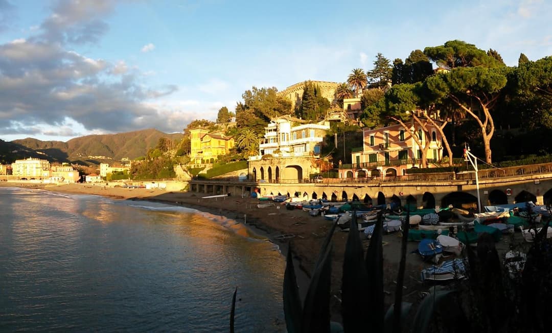 CASA LORENZO SULLE COLLINE DI LEVANTO e VICINO ALLE CINQUETERRE LT-0620 — photo 1 of 43