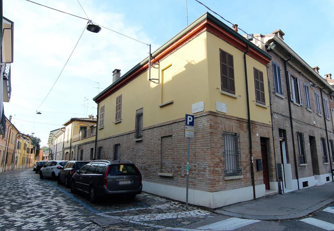 Via di Roma 4 — photo 1 of 1