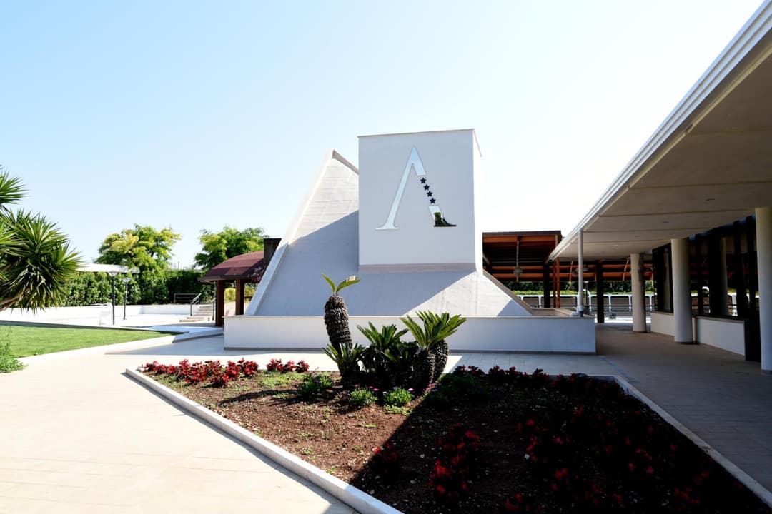 D'Aragona Lifestyle Hotel — photo 1 of 73