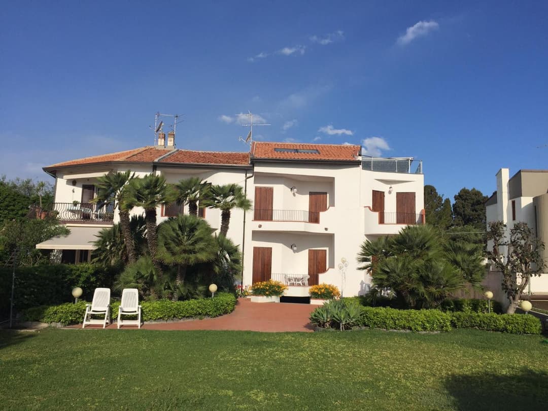 Giardino sul mare — photo 1 of 1