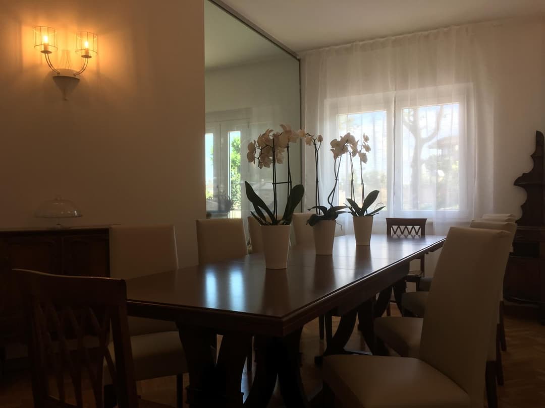Robin Rooms — photo 1 of 1