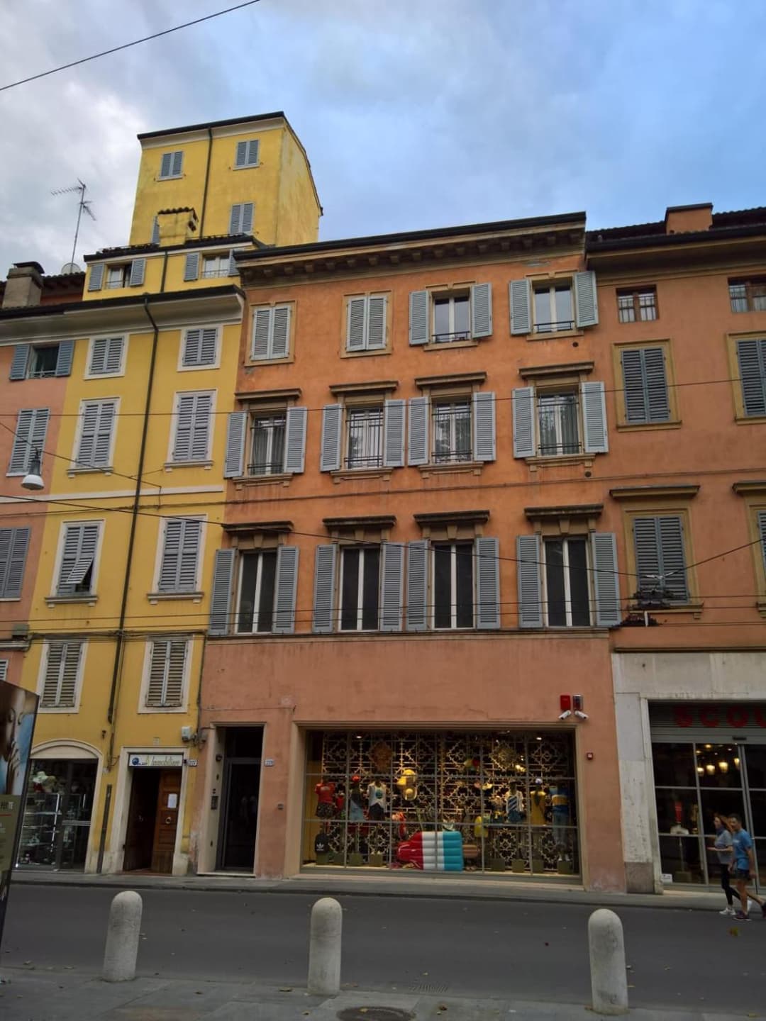 Modena Charme — photo 1 of 1